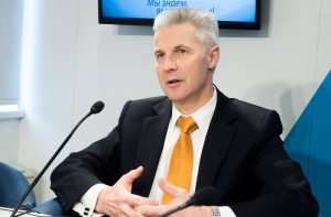 АНОНС: на радио Baltkom - евродепутат Артис Пабрикс