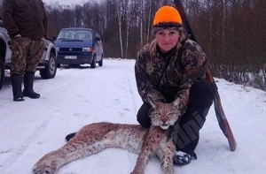 Twitter возмущен: латвийская охотница оставила детенышей рыси без матери