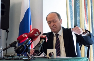 Глава МИД Латвии принял с прощальным визитом посла России