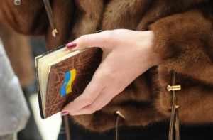 ЕС согласовал cхему заморозки безвизового режима для Украины и Грузии