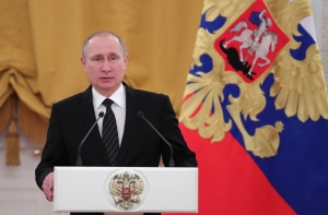 Путин отказался высылать американских дипломатов в ответ на санкции США
