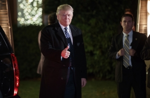Трамп пришел на вечеринку в костюме самого себя