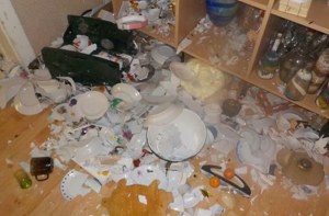 ЧП в школе: агрессивную дежурную пришлось усмирять слезоточивым газом