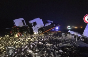 Авария фур на Лиепайском шоссе: полиция не прогнозирует возобновление движения