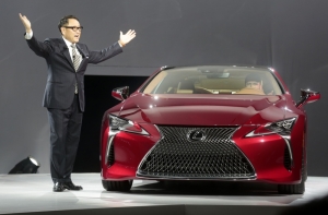 Украинцы резко «пересели» на автомобили Porsche и Lexus