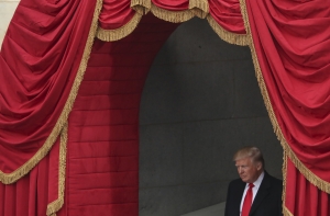 Трамп раскритиковал Time за новость о бюсте Мартина Лютера Кинга