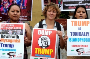 На «Марш женщин» против Трампа собрались сотни тысяч человек по всему миру