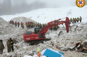 Число погибших в итальянском отеле выросло до 23