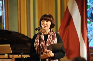 Поэтесса: я люблю Латвию, но вскоре здесь будет стыдно жить