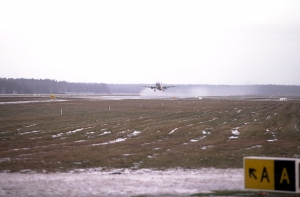 Аэропорт «Рига»: самолеты не могут приземлиться, вылетают с опозданием