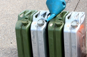 В Риге обнаружили более 3000 литров нелегального дизтоплива