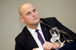 Глава ассоциации: государство латает дыры в бюджете за счет автомобилистов