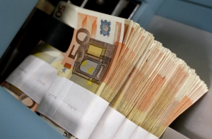 Аппетит слуг народа растет: депутатам выплачены компенсации на 318 000 евро