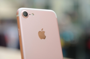 В сети появилось видео с дымящимся iPhone 7 Plus