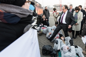 В ЕС собрали 3,5 млн подписей против торгового соглашения с Канадой