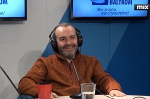 «Говорящая голова» Шендерович: Путин живым от власти не откажется
