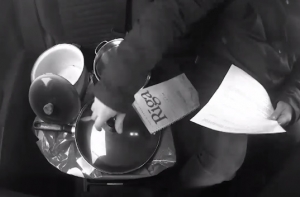 Мошенники-гастролеры в Риге обманывают пенсионеров, прикрываясь Ушаковым