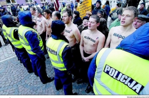 Сегодня исполняется 10 лет «голому пикету»