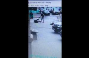 Эксперты оценили действия охранника Вороненкова на видео: пистолет в сумке?!