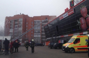 В торговом центре Juglas centrs возник пожар повышенной опасности