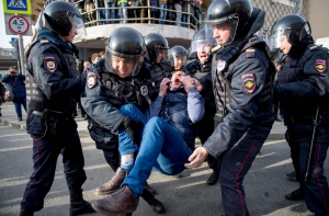 Латвийский Twitter о протестах в России: ничто не вечно, даже хозяин Кремля