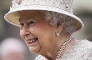 90-летняя королева Елизавета II прокатилась верхом
