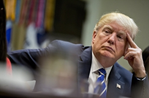 Трамп посоветовал разведке «присмотреться» к связям Клинтон с Россией