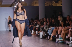Есть ли разница: модель plus-size Эшли Грэм для журнала и в реальной жизни