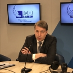 Министр сообщения предлагает ремонтировать дороги на деньги пенсионного фонда