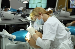 ЕС запрещает ртуть: стоматология остается без долговечных пломб