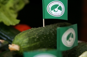 Maxima отказывается от импортных огурцов, в продаже будут только латвийские