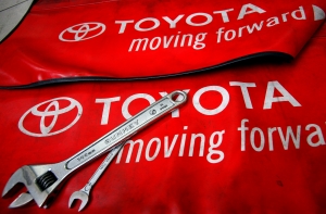 Toyota отзывает почти 3 млн автомобилей
