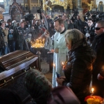 Илья Пономарев у могилы Вороненкова: мы обязательно отомстим!