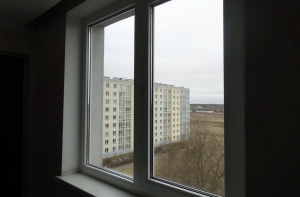В Ильгуциемсе девушки спасли малыша от падения из окна