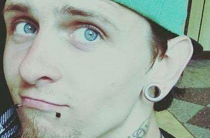 Разыскивается 23-летний житель Екабпилса: уехал из дома на такси и пропал