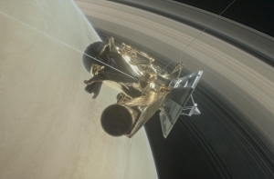 Он сделал это: зонд Cassini пролетел между Сатурном и его кольцами
