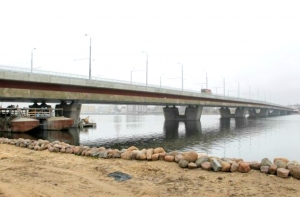 Трагедия в Риге: мужчина совершил самоубийство, спрыгнув с Островного моста