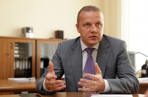 Зарплата управляющего Госказной увеличилась почти на 14 тысяч евро