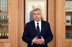СЗК хочет «отобрать» у Шадурскиса Минобразования: он утратил доверие народа