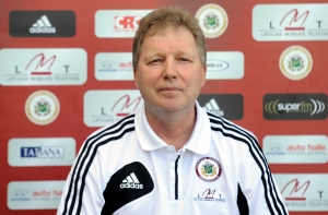 Сборную Латвии по футболу снова возглавит Старков