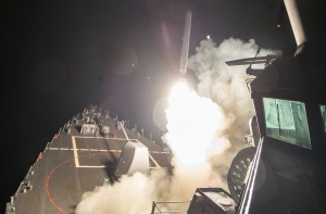 Минобороны США опубликовало видео ракетной атаки по сирийской авиабазе