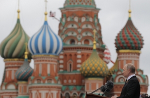 Владимир Путин поздравил россиян с Днем Победы