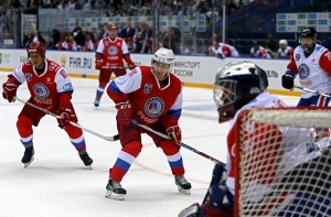 Путин забросил шесть шайб в хоккейном матче в Сочи