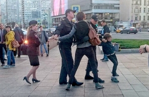 Мать задержанного на Арбате мальчика написала заявление на его мачеху