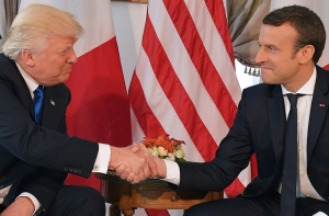 Макрон назвал рукопожатие с Трампом «моментом истины»