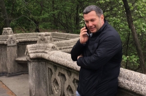 Латвиец заметил в Нью-Йорке «российского пропагандиста» Соловьева