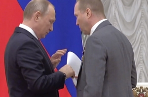 Актер Евгений Миронов передал Путину письмо в защиту Серебренникова