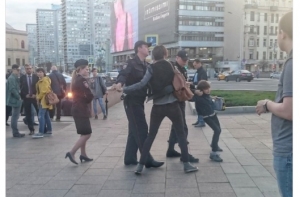 В Москве задержали 9-летнего мальчика за чтение стихов на улице