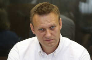 Навальному выдали загранпаспорт и запретили выезд за границу