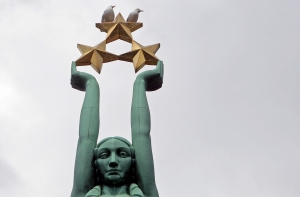 Памятник Свободы отреставрируют за счет государства